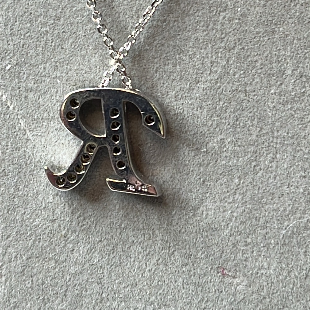 14k WHITE GOLD & DIAMOND  “R” INTIAL NECKLACE - Picture 4 of 8